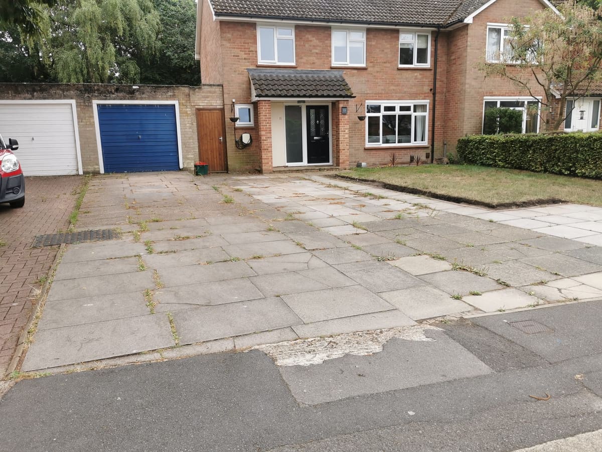 Before: Cracked concrete drive to block paving