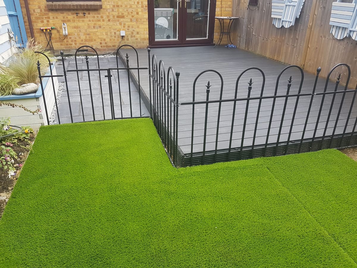 Decking by Stone Valley Landscapes