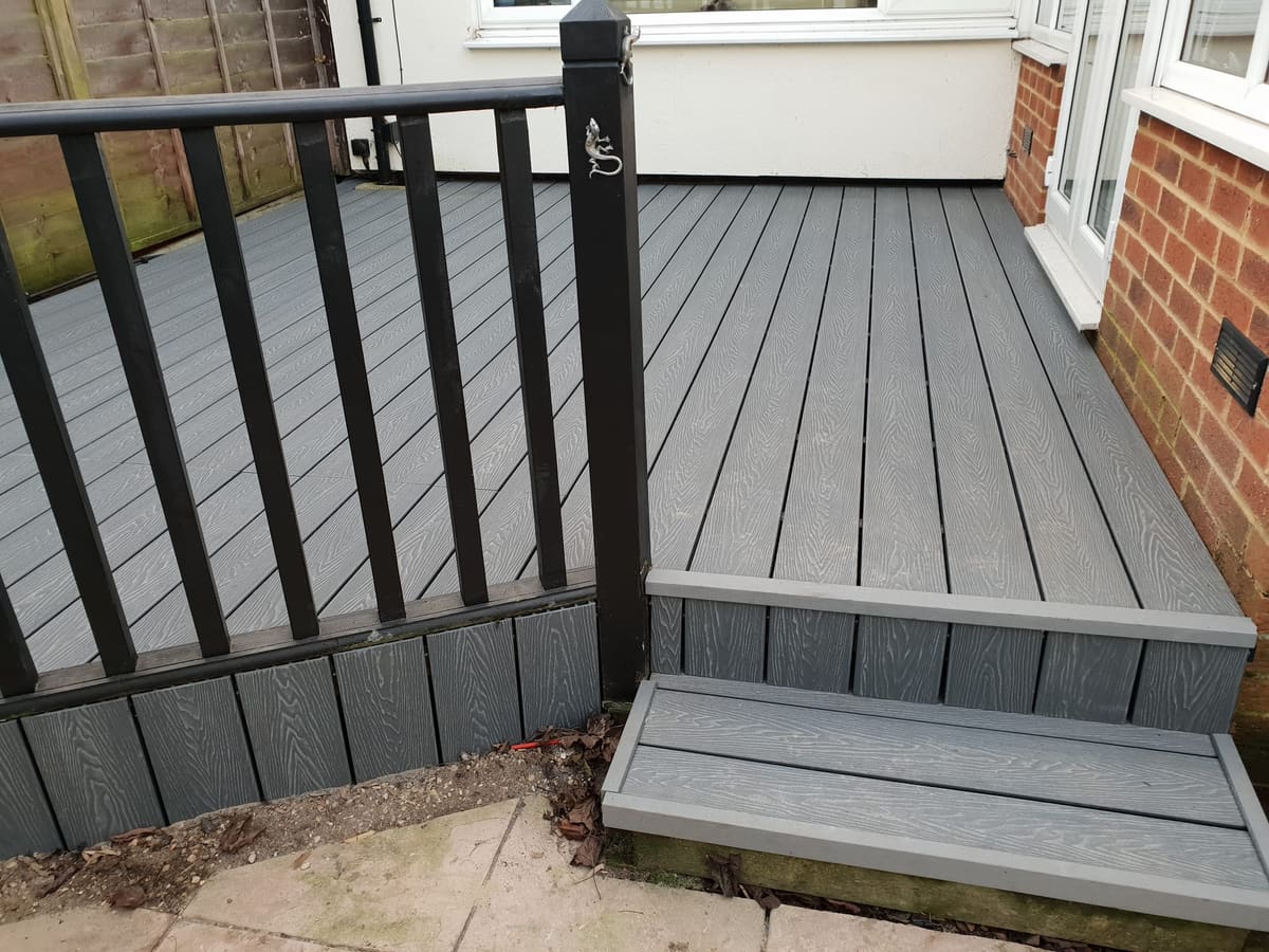 Decking by Stone Valley Landscapes