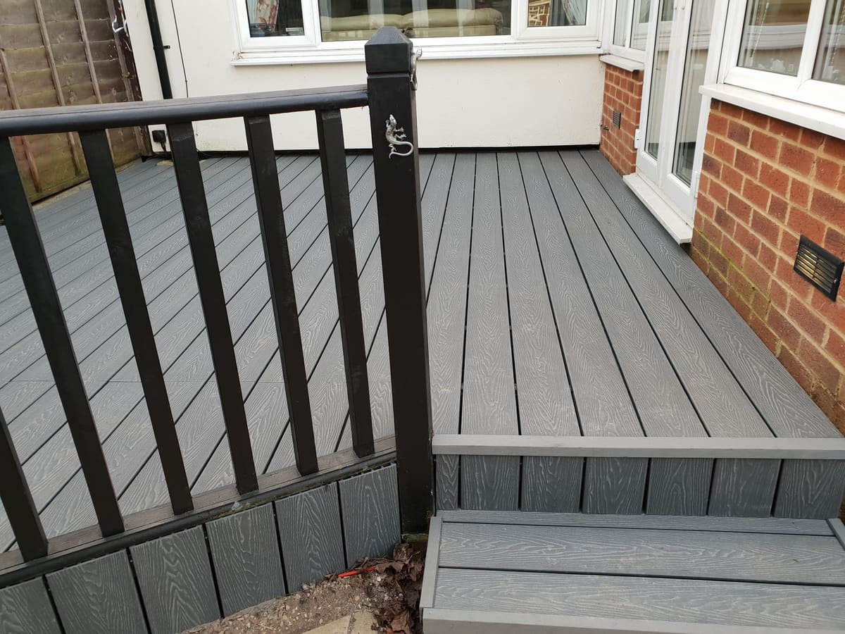 Decking by Stone Valley Landscapes