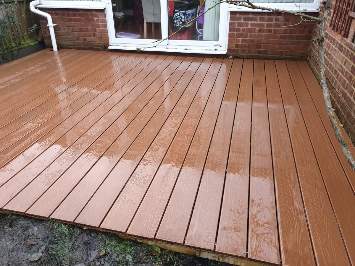 Decking by Stone Valley Landscapes