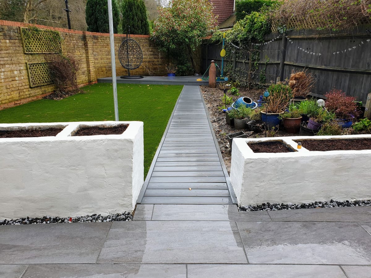 Decking by Stone Valley Landscapes