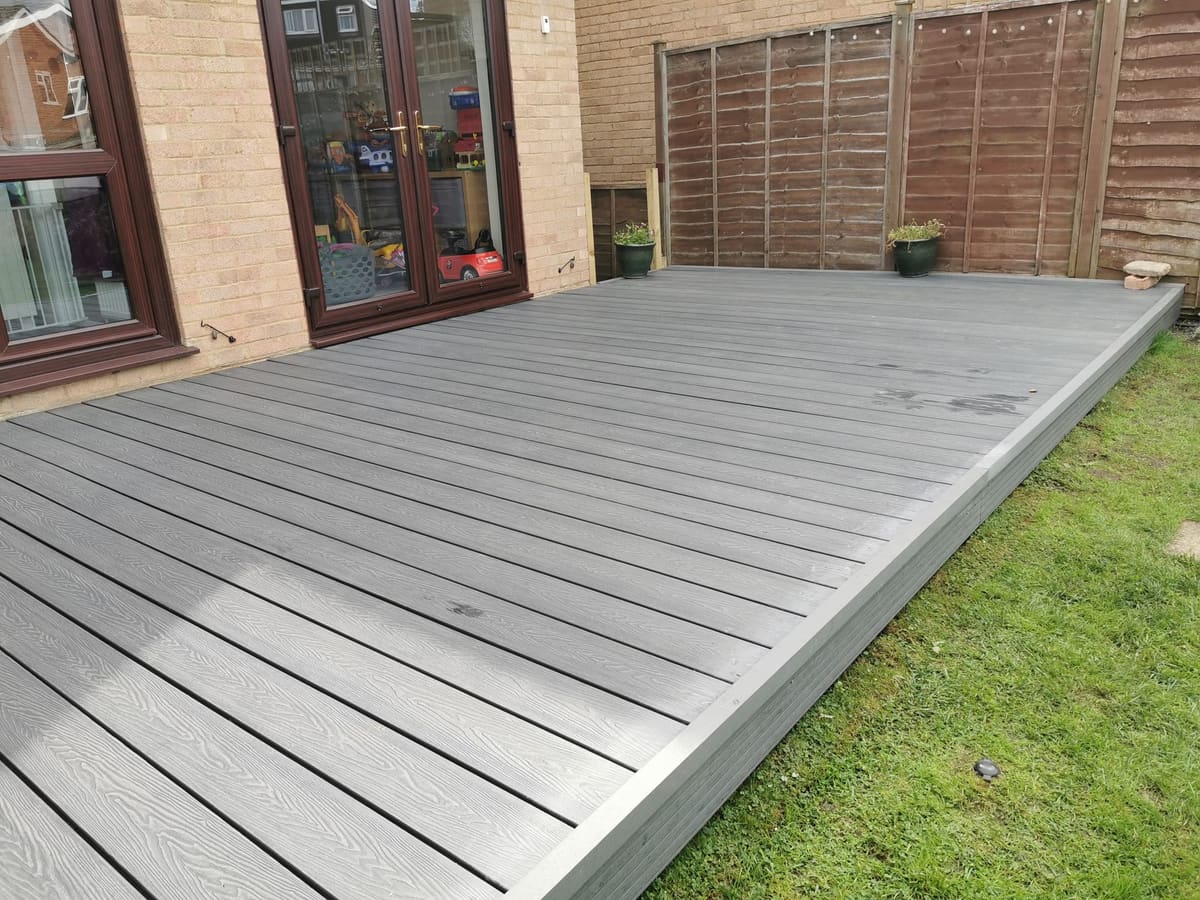 Decking by Stone Valley Landscapes