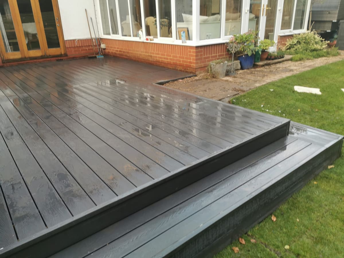 Decking by Stone Valley Landscapes