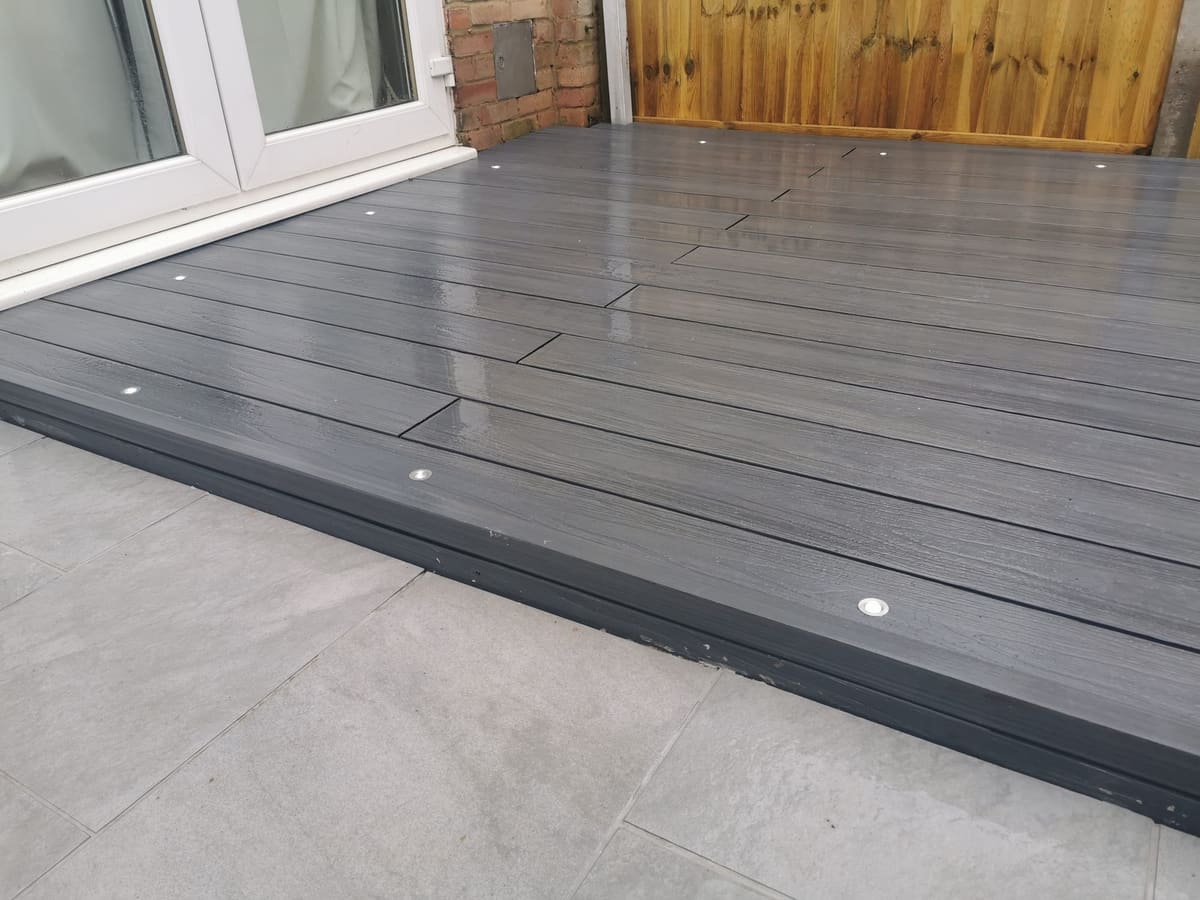 Decking by Stone Valley Landscapes