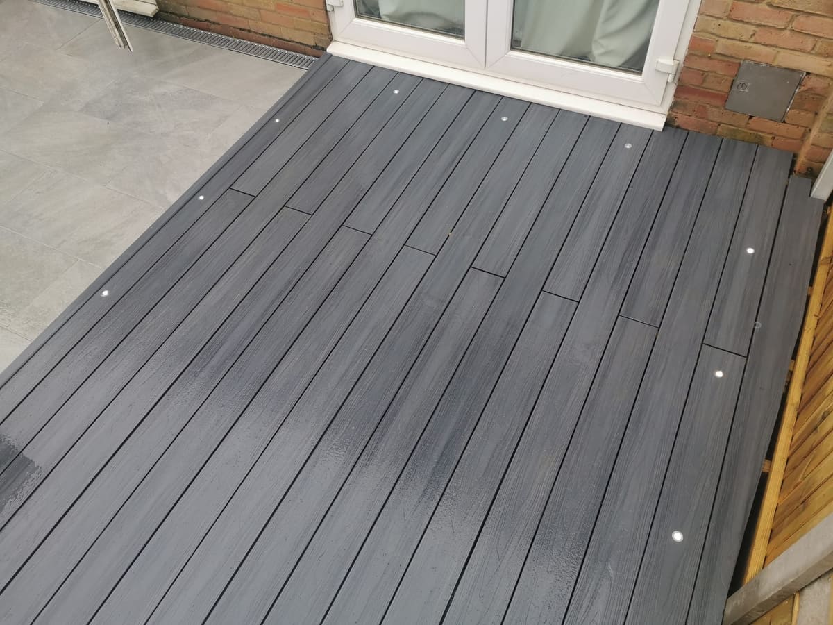 Decking by Stone Valley Landscapes