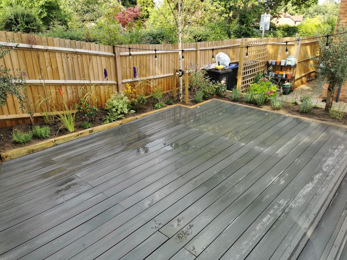 Decking by Stone Valley Landscapes