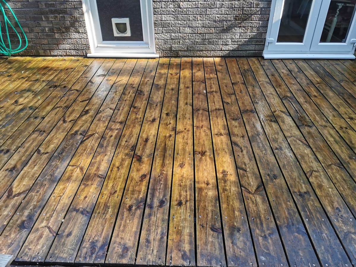 Decking by Stone Valley Landscapes