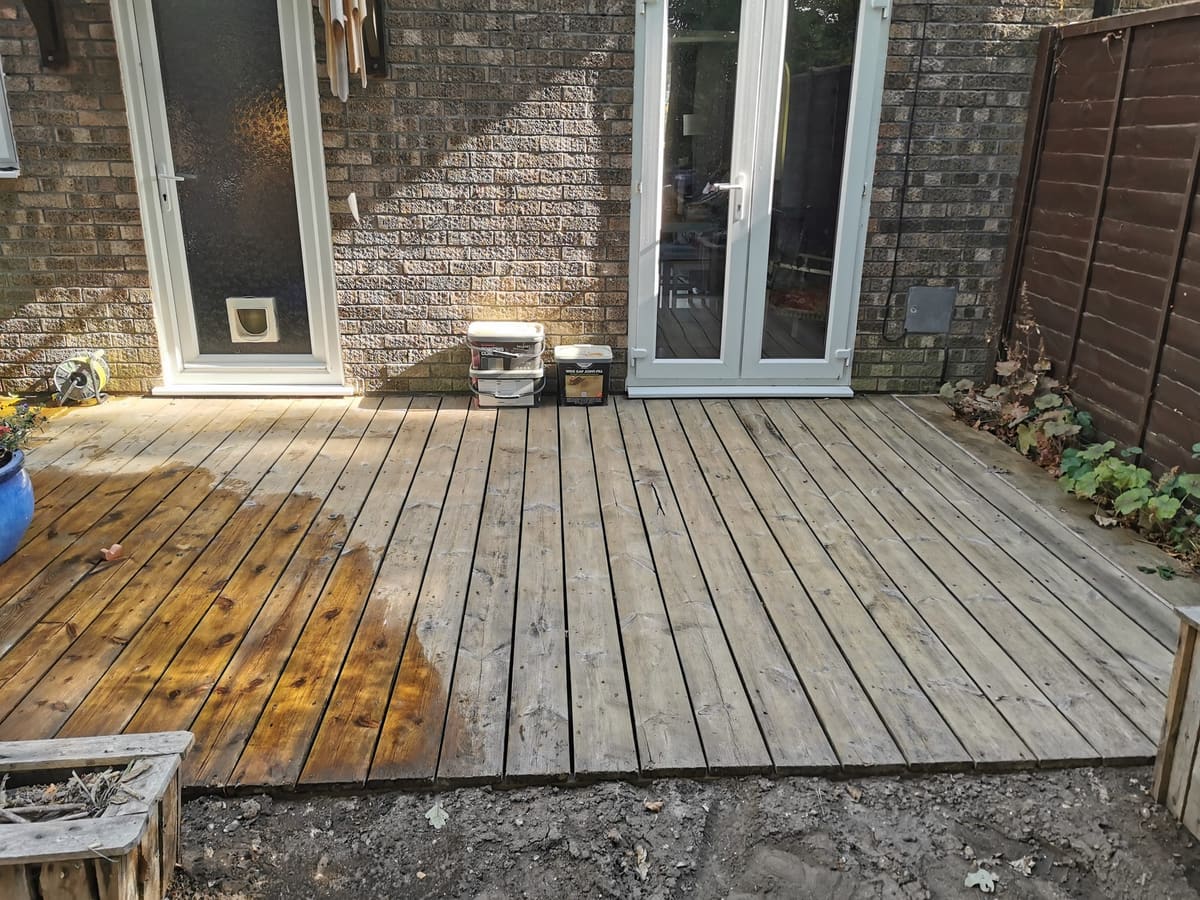 Decking by Stone Valley Landscapes