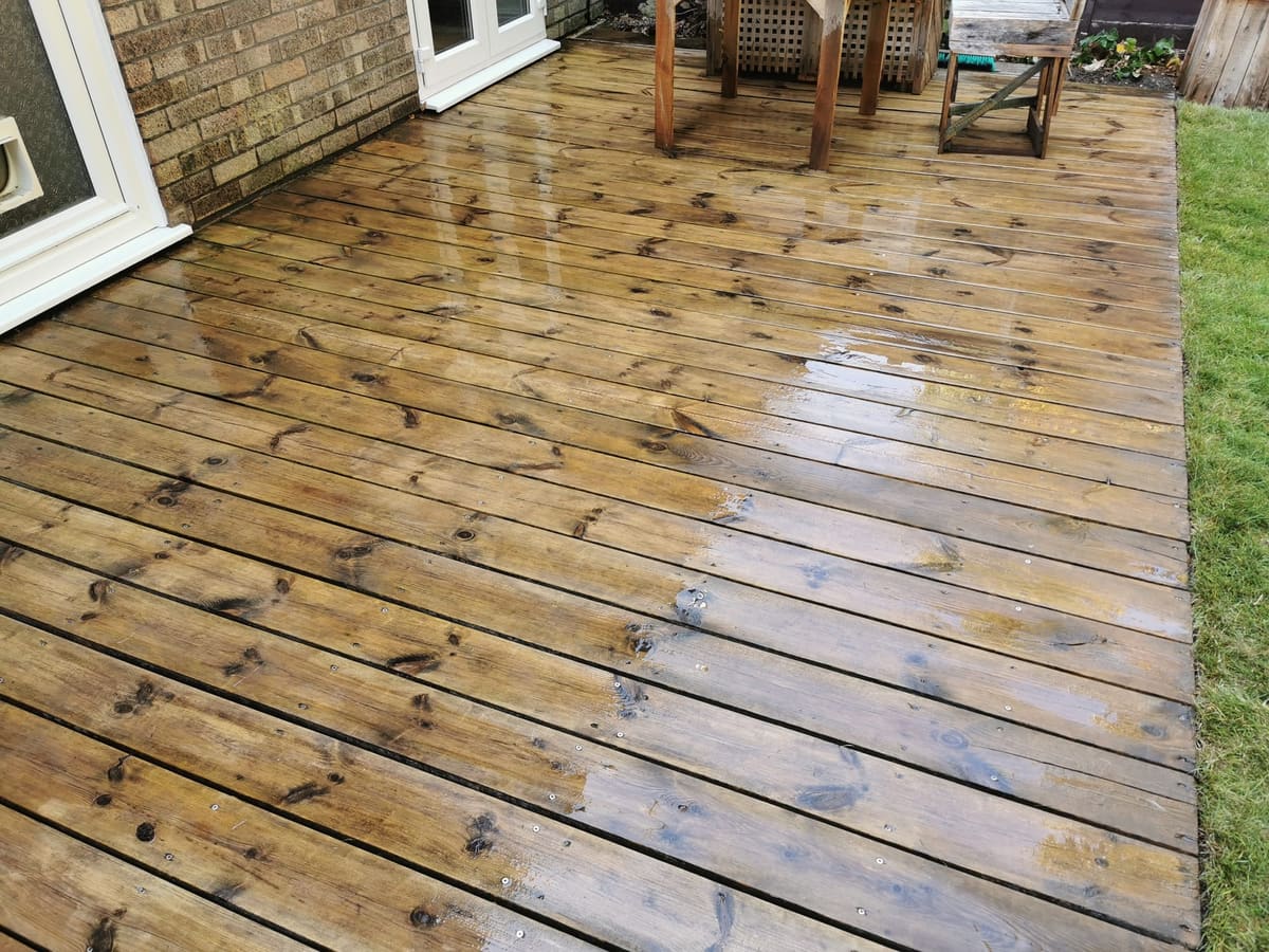 Decking by Stone Valley Landscapes