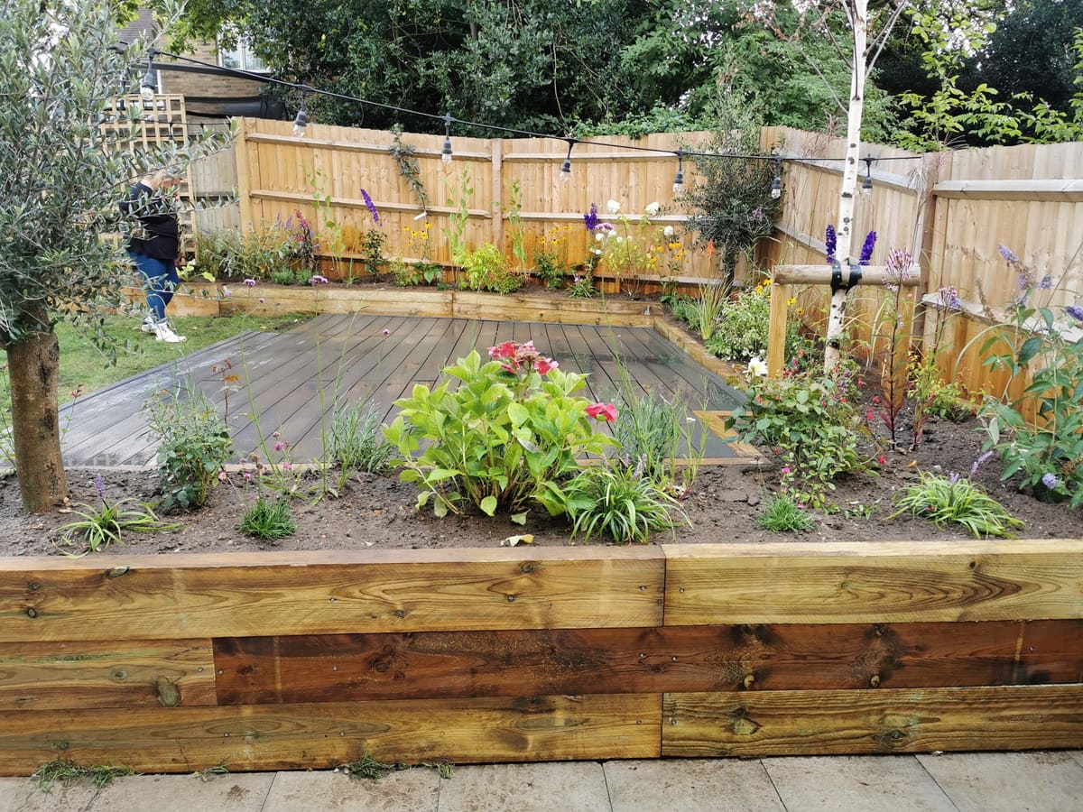 Decking by Stone Valley Landscapes