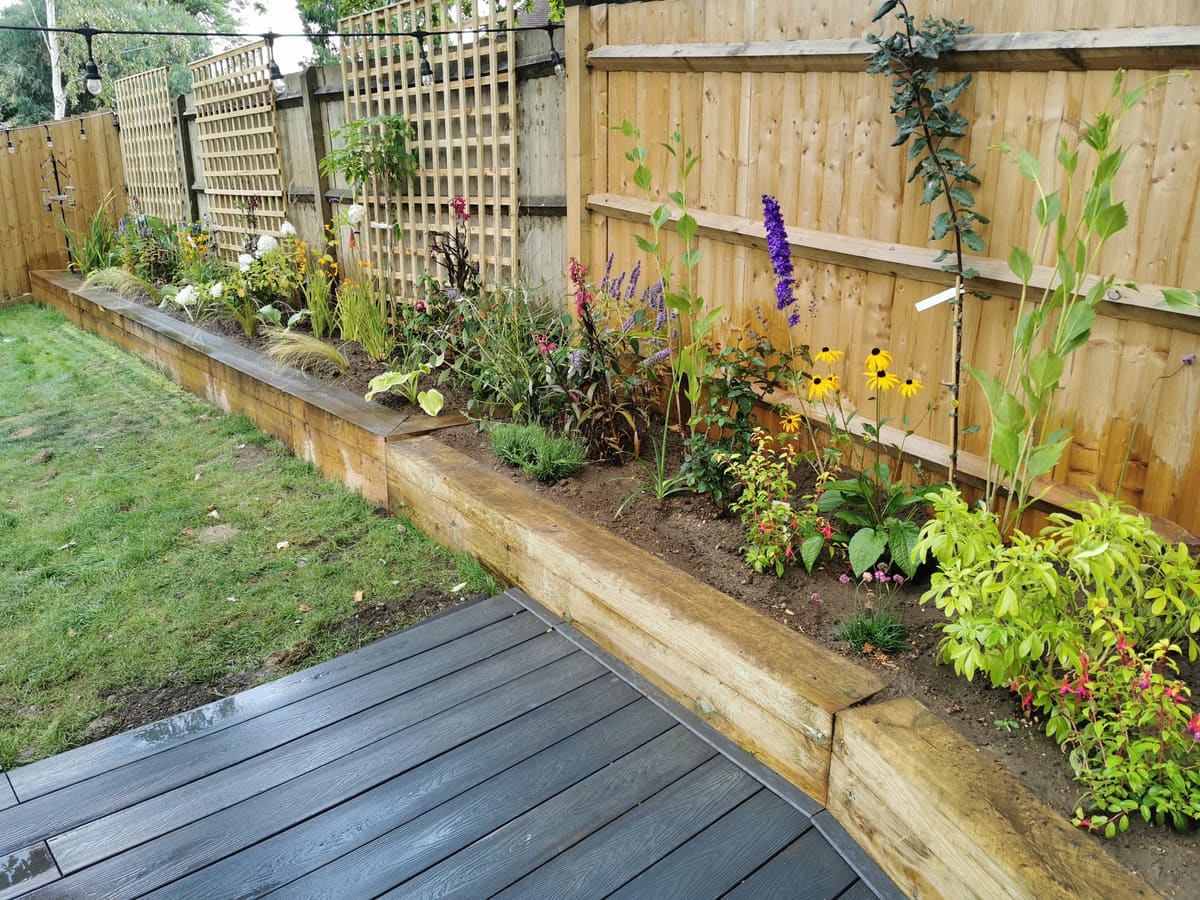 Decking by Stone Valley Landscapes