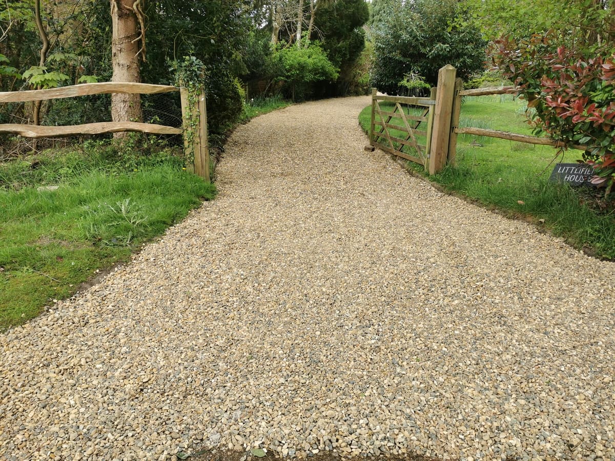 Shingle & Gravel by Stone Valley Landscapes